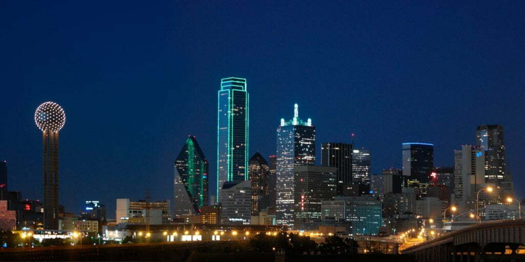 a city skyline at night